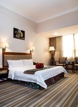 New Plum Garden Seasons Hotel - Shenzhen Zhucun  エクステリア 写真